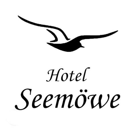 Ein einfaches Logo des Hotels "Seemöwe" mit einem stilisierten Möwenmotiv. Der Schriftzug ist in einer eleganten Schriftart gehalten.