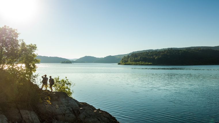 Wanderer am Rursee